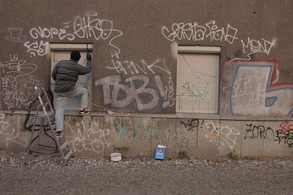 Helping Hands – Candy Bird 糖果鳥