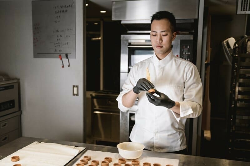 Helping Hands – 陳佳揚 ChiaYang Chen