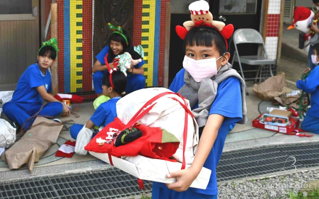 [活動報告]:2023/12/19 清泉冬季愛心暖流歲末物資發送活動 Santa Jia-Xin Year End Necessities